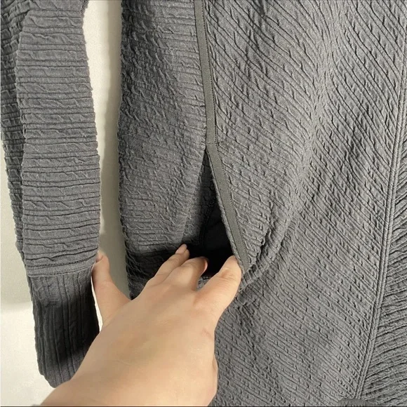 SOLD *RARE* Lululemon On Repeat Dress - Picture 4 of 6